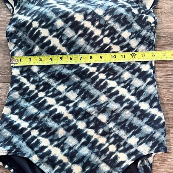 Lands’ End Tummy Control Blue/White Tie Dye Cross Back One Piece Size 12 - Picture 10 of 15